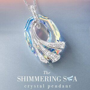 The Shimmering Sea Crystal Pendant Silver plated